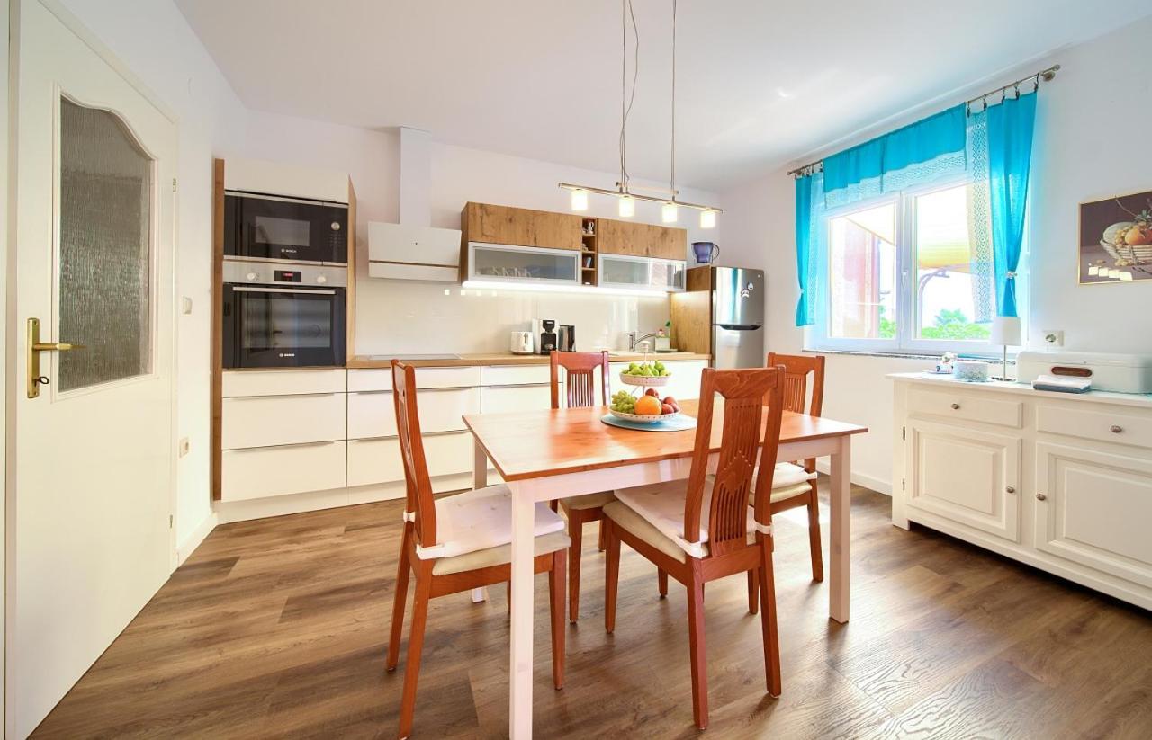 Apartman Bor Krk Крк Экстерьер фото
